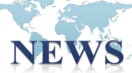 Entnahme einer Probe der Koranhandschrift f&uuml;r die Datierung