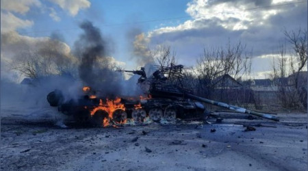 Brennender russischer Panzer 2 - bei Tschernikov