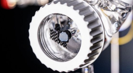 Die photoelektrochemische Schlenk-Zelle im Sonnensimulator